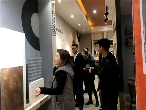 攜手共贏，共話未來，巴德士集團蒞臨萬磊參觀指導
